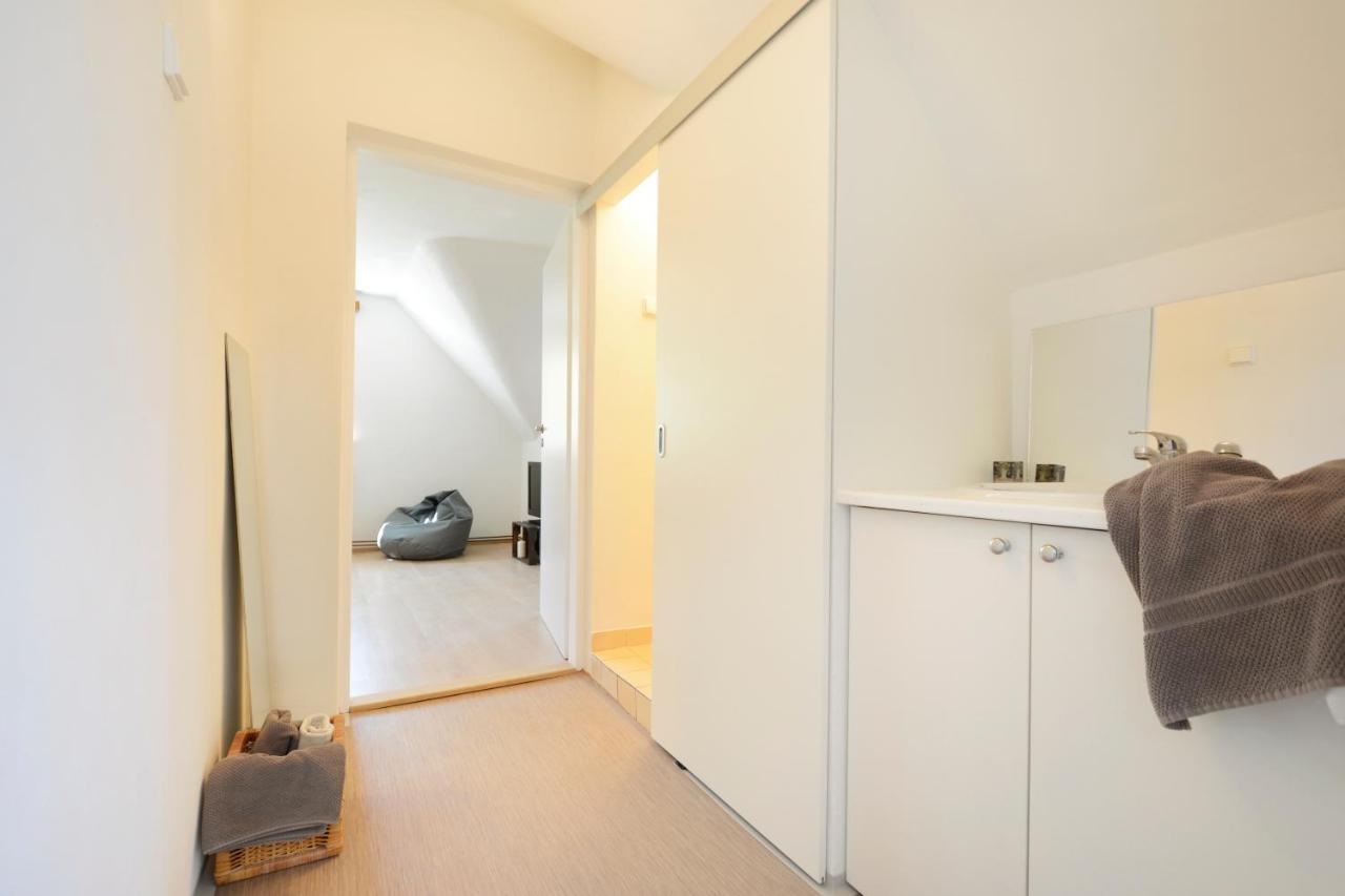 Apartmány Jevany Esterno foto