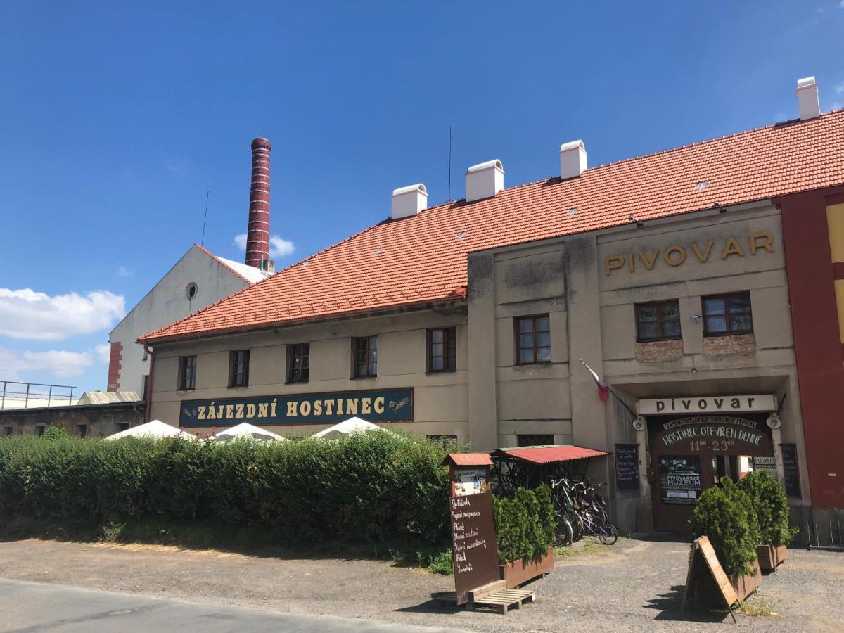 Apartmány Jevany Esterno foto