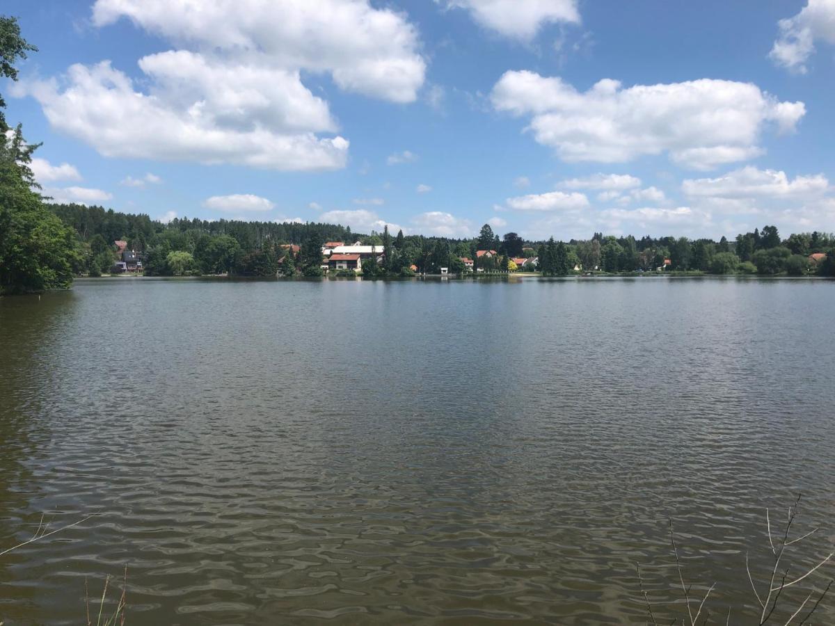 Apartmány Jevany Esterno foto