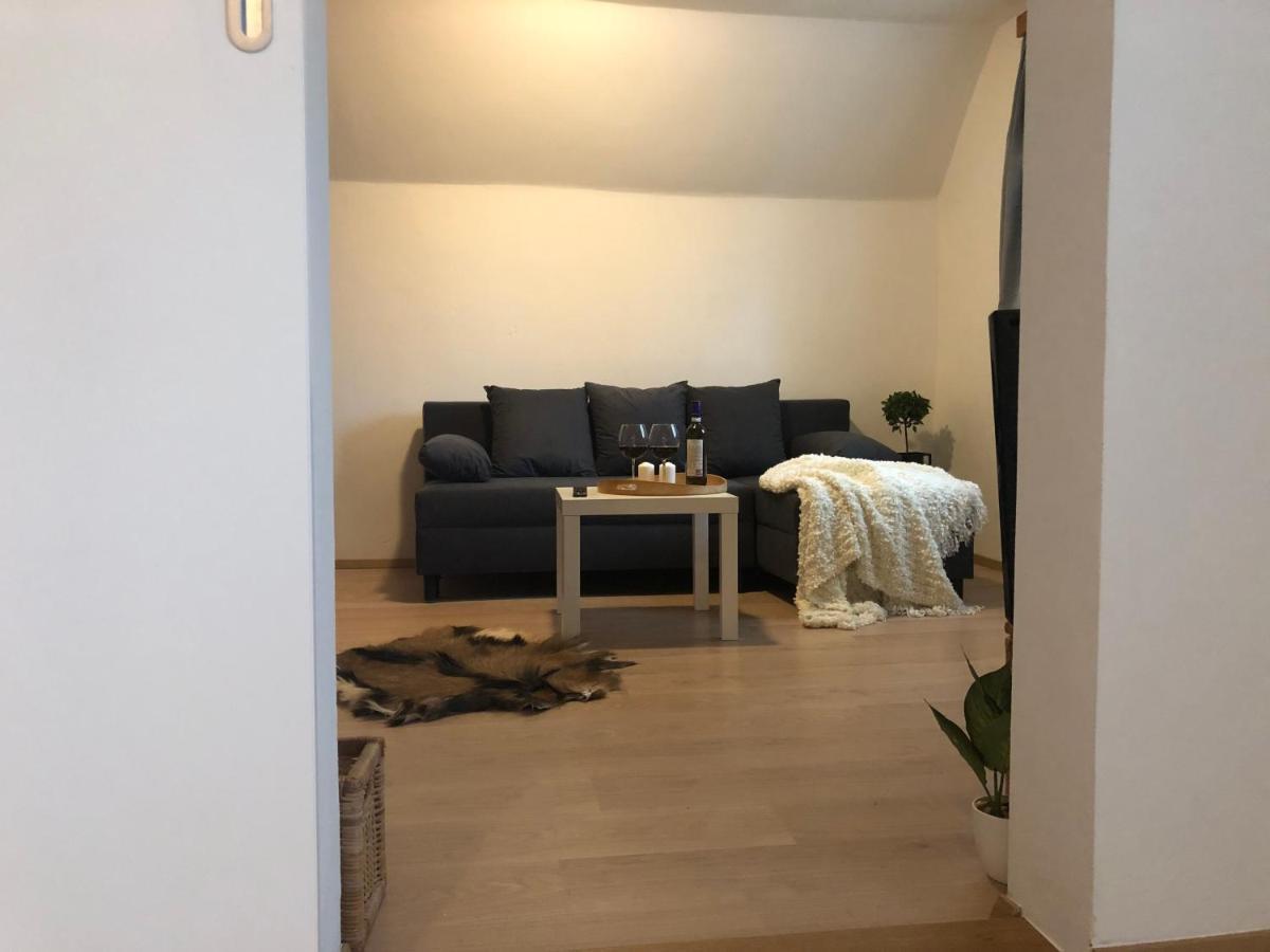 Apartmány Jevany Esterno foto