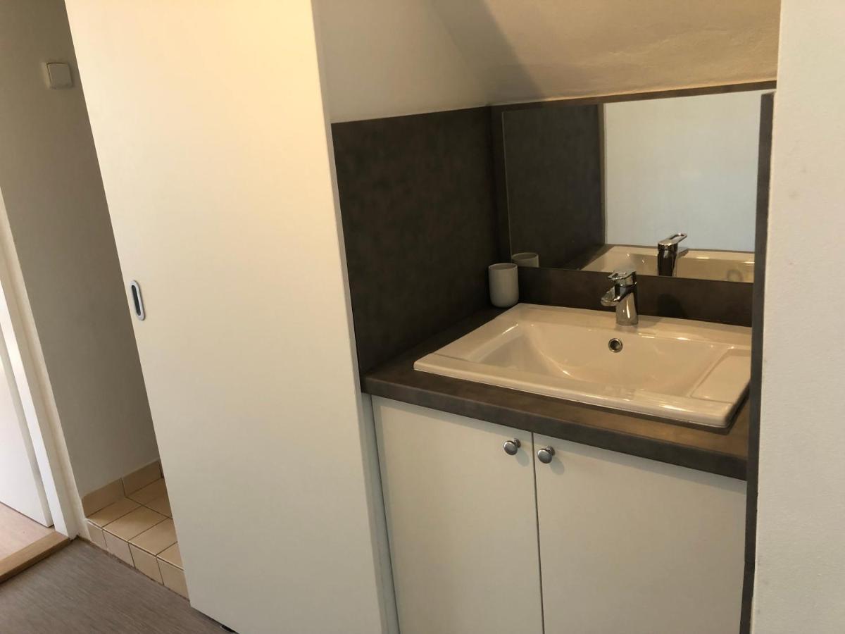 Apartmány Jevany Esterno foto