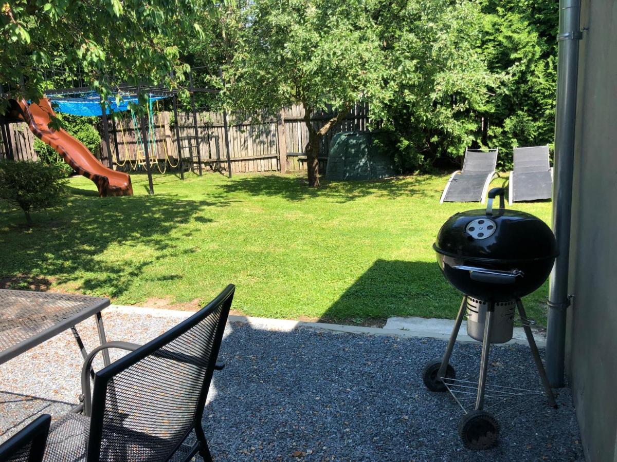 Apartmány Jevany Esterno foto