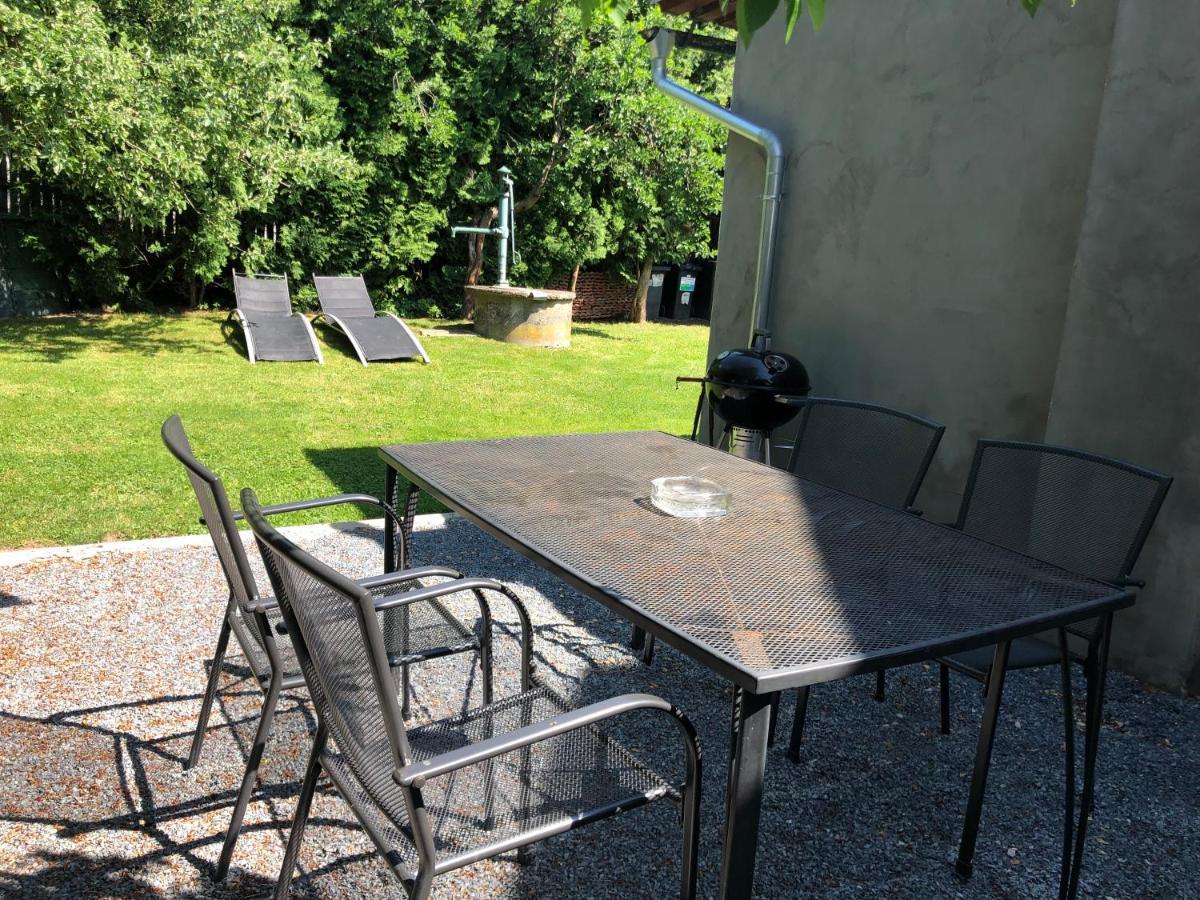 Apartmány Jevany Esterno foto